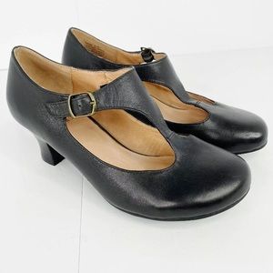 Miz Mooz Size 8 Black Trina T-Strap Pumps